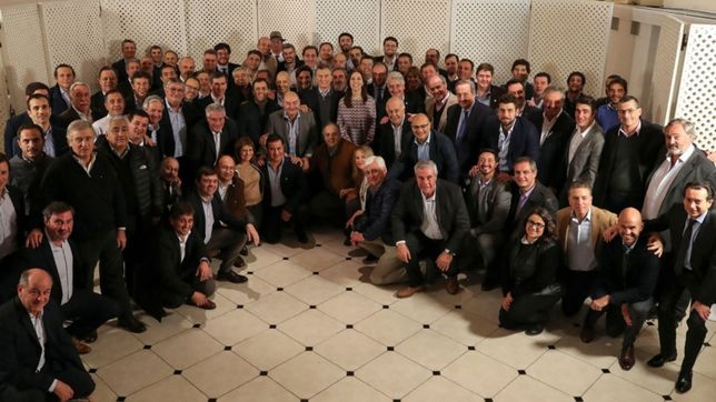 bajo la sombra de vidal, macri atiende la preocupacion de intendentes propios