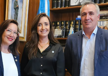 Victoria Villarruel, Brenda Buchiniz y Francisco Sánchez. La interna libertaria se traslada a Neuquén.