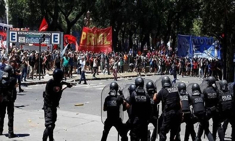 represion congreso