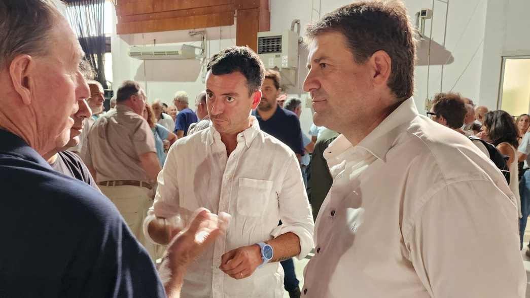 Rodrigo de Loredo y el nuevo presidente de la UCR Córdoba, Matías Gvozdenovich