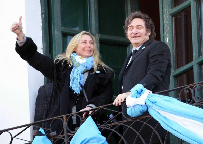 Javier Milei y Karina Milei, el 25 de Mayo en Córdoba.