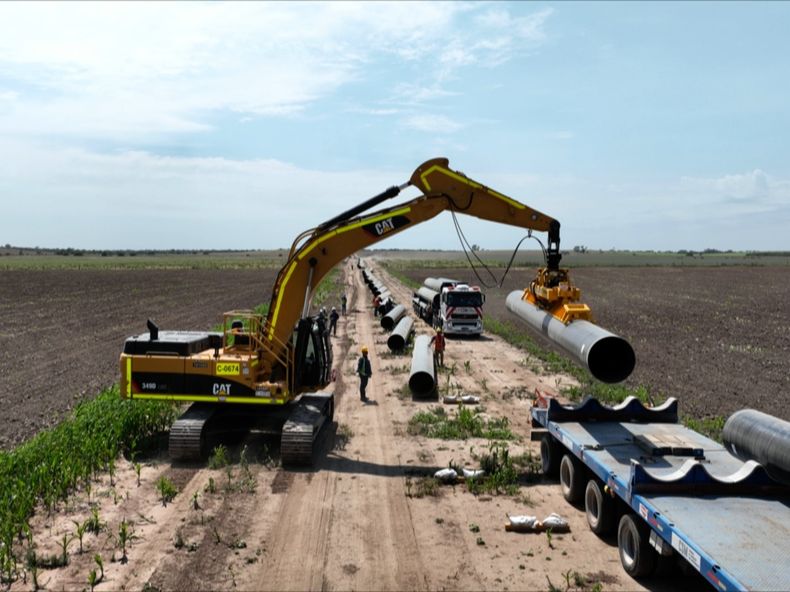 Los ductos que se construyen para transportar hidrocarburos aumentan la producción en Vaca Muerta