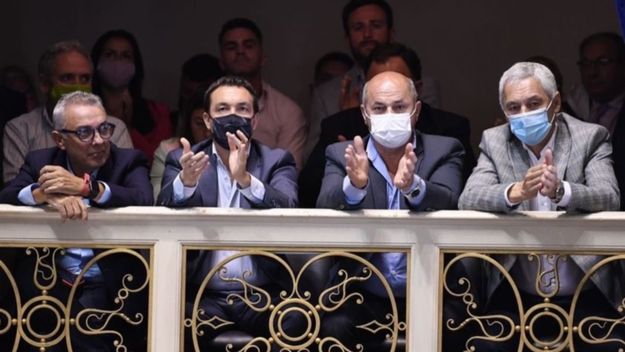 Banca intendentista a Kicillof con festejo extra por la coparticipación