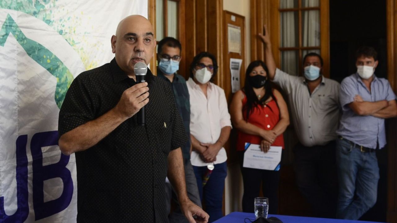 “El gobierno de Kicillof dialoga, el de Vidal nos espiaba”