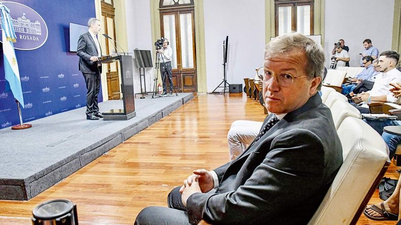 Javier Milei echó a Eduardo Serenellini.