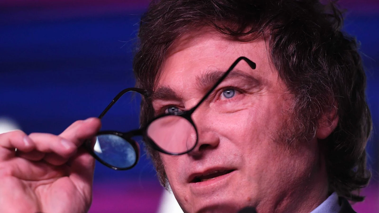 Javier Milei tiene en la mira a las empresas estatales Javier Milei tiene en la mira a las empresas estatales