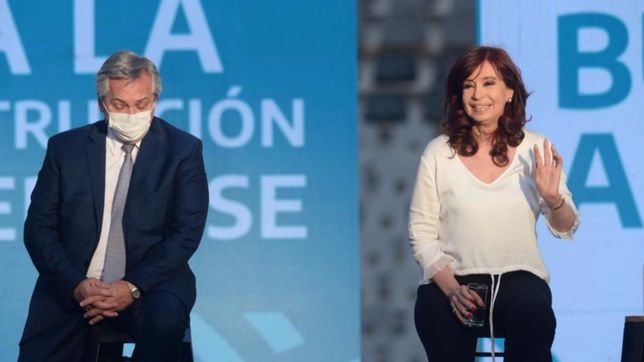encuesta: casi el 50% cree que cfk tiene mas poder que el presidente