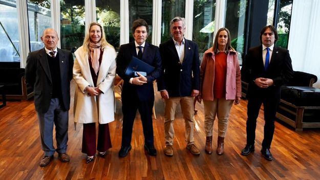Javier Milei y la mesa de enlace en La Rural.