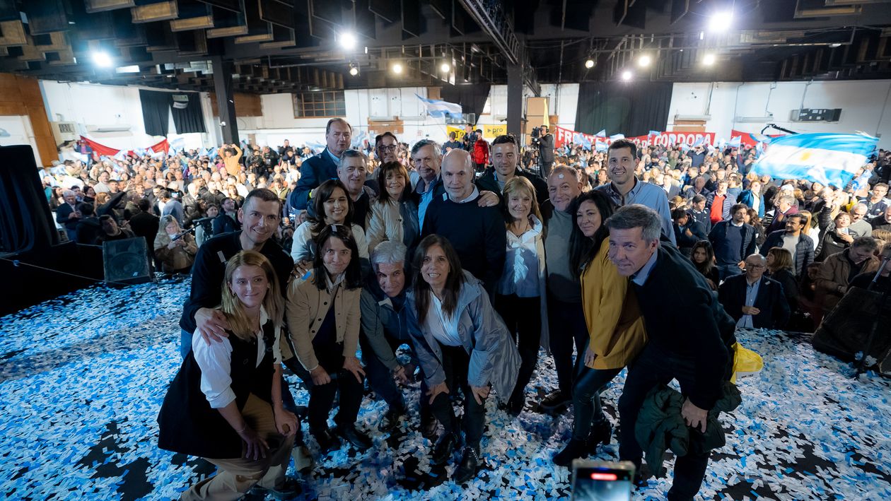 Bullrich cerró con un acto de campaña en la Sociedad Rural de Río Cuarto.