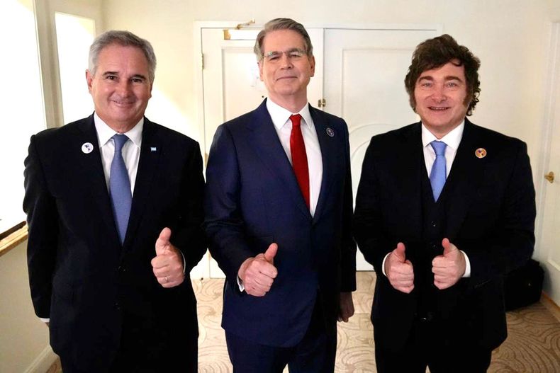 Javier Milei, Pablo Quirno y Scott Bessent.