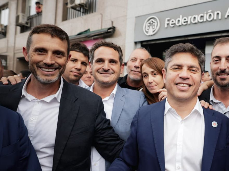 Pablo Corsalini con el goberandor de Buenos Aires Axel Kicillof.
