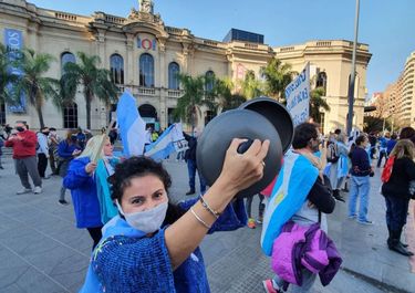 Cebado por el #banderazo, Negri advirtió sobre riesgos de cierre del Congreso