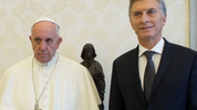 El papa de la grieta: caras y gestos con tres presidentes