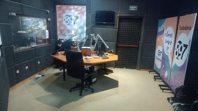 Francisco Azcué vació los estudios de la radio pública de Concordia. Después de diez años al aire, el intendente decidió cerrar definitivamente Radio Ciudadana. 