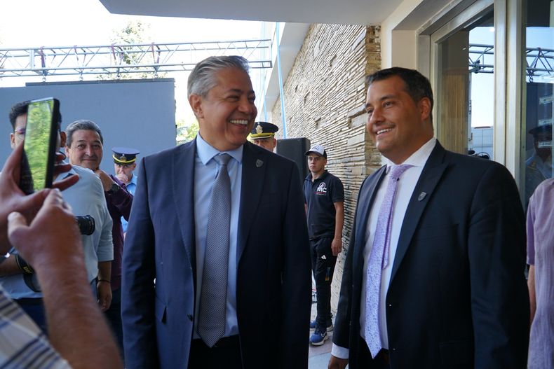 Rolando Figueroa y el intendente zapalino Carlos Koopmann.&nbsp;