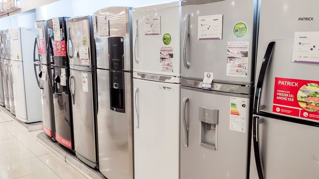 El Gobierno reducirá aranceles a la importación de heladeras, lavarropas y neumáticos