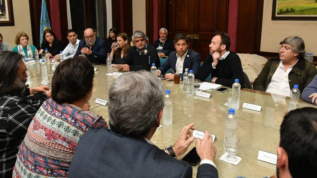 Axel Kicillof con gremios estatales.&nbsp;