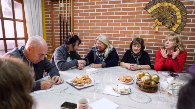 carrio, lousteau y filmus negocian un debate en tv antes de octubre