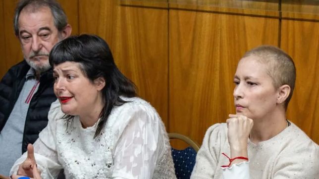 Javier Schnitman (presidente del Movimiento por Todos) y las candidatas a senadora Carolina Gaillard y a diputada Paola Rubattino durante la presentación del frente.