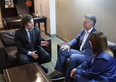 Javier Milei dialoga con Mauricio Macri y Patricia Bullrich