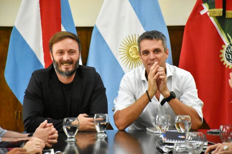 El intendente de Concordia, Francisco Azcué (UCR - Juntos por Entre Ríos), junto al exintendente y diputado provincial Enrique Cresto (PJ).