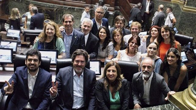 cebado por el 17-o, el peronismo le sacude la agenda legislativa a larreta
