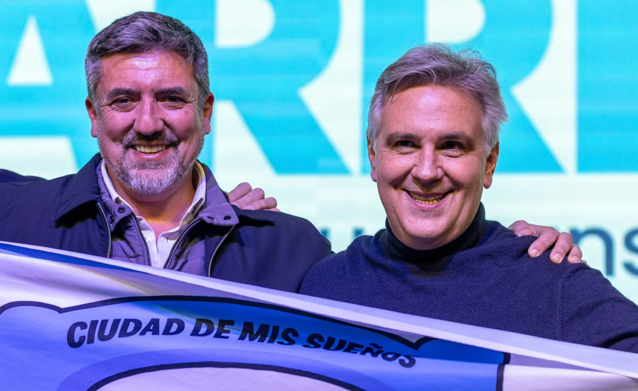 El gobernador de Córdoba Martín Llaryora junto a Juan Manuel Aráoz, emisario para el Consejo de la Magistratura