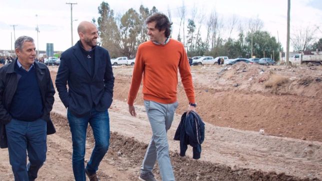 el avance del metrobus neuquen congela la ampliacion del tren del valle