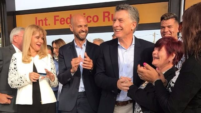 con reproches, magario le arruino a macri el acto del metrobus