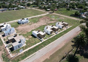 El Ministerio de Hábitat entregó viviendas en dos ciudades de Córdoba