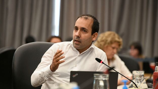 El dirigente de Patria Grande, Itai Hagman, apuesta a la polarización con un oficialismo golpeado por la crisis económica y los escándalos de corrupción.&nbsp;