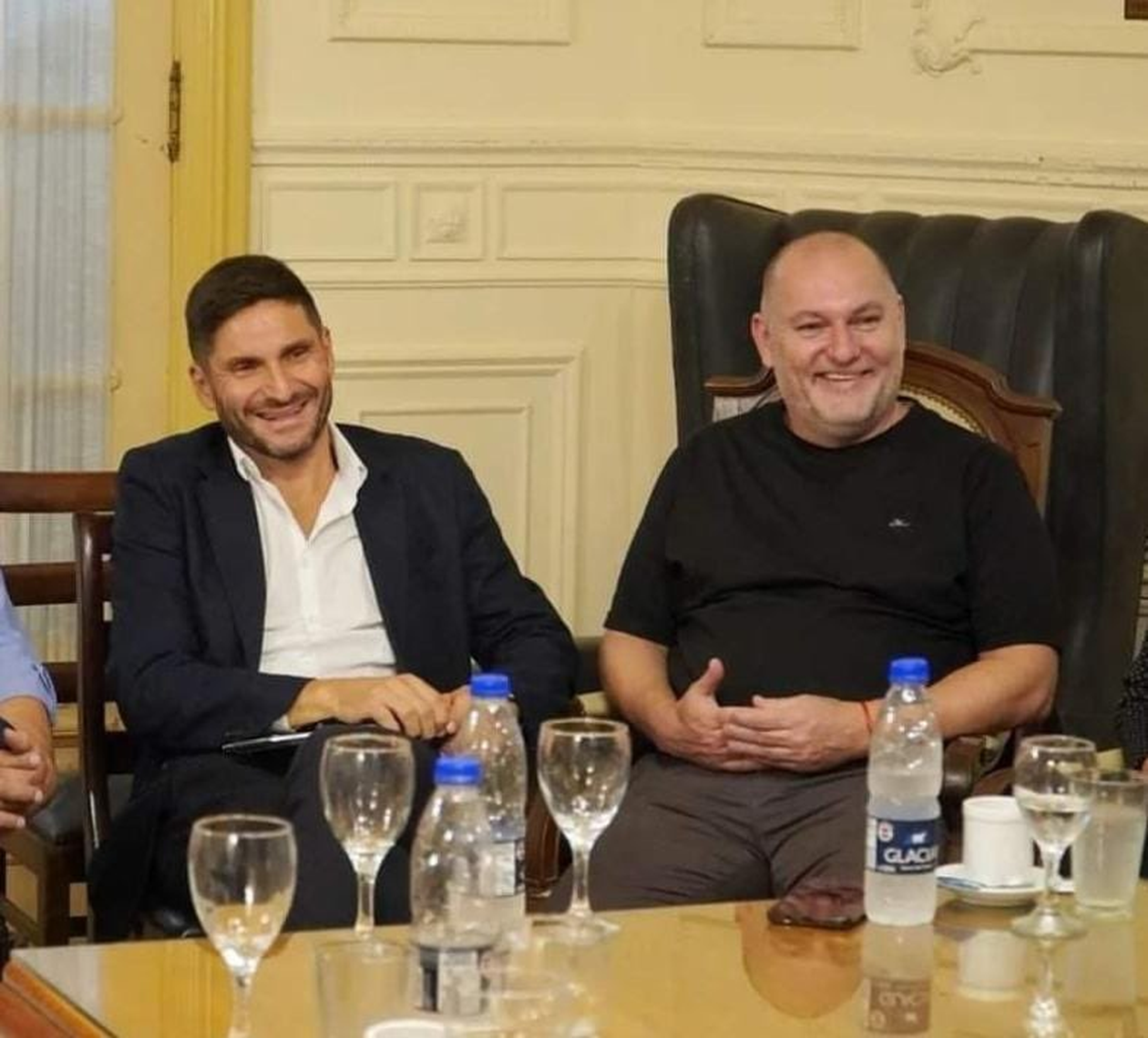 Maximiliano Pullaro y Hernán Rossi, el futuro director de la Casa de Santa Fe.