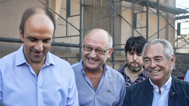 Los radicales José Corral, Mario Barletta y Albor Nicky Cantard ex decano de la UNL y Secretario de Políticas Universitarias durante el macrismo.