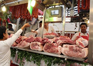 Carniceros: Quieren que comamos lo que no se exporta, hueso y grasa