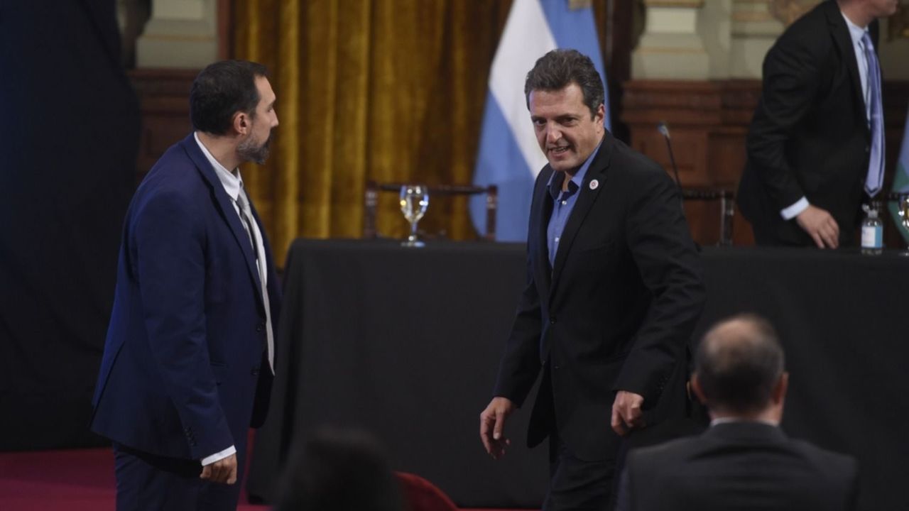 Kicillof busca sumar músculo político y le abre a Massa el comité de crisis
