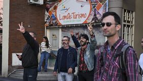 3%. El escándalo de las coimas esperó a Javier Milei en Lomas de Zamora. 