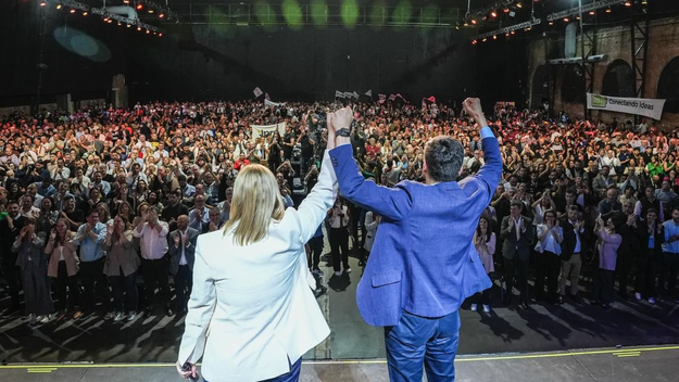El gobernador Maximiliano Pullaro lidera la campaña de Provincias Unidas, pero no le pierde el ojo al futuro de Unidos.