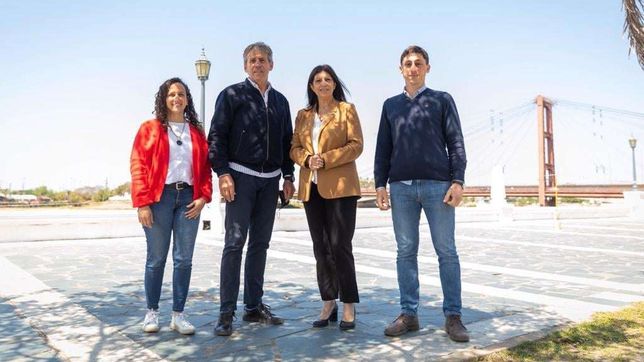 Emilio Jatón, Julio Paco Garibaldi, Laura Mondino y Clara García en un encuentro en la ciudad de Santa Fe.