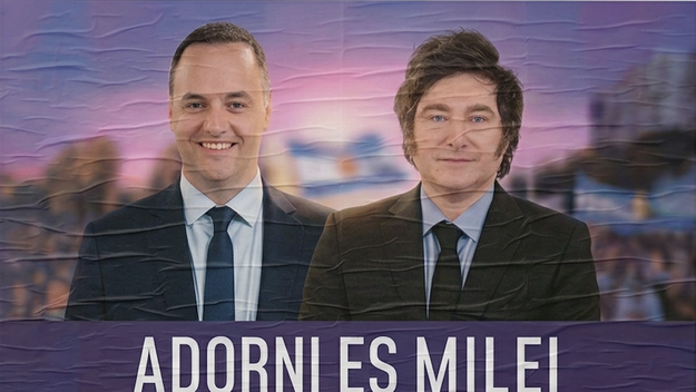 Manuel Adorni es Javier Milei, el eslogan de la campaña porteña de 2025 que se convirtió en condena.