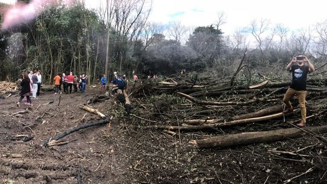 escandalo en pilar: la privatizacion de un predio empuja a ducote al abismo