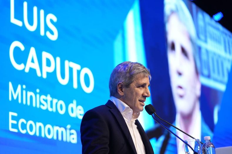 Toto Caputo, ministro de Economía