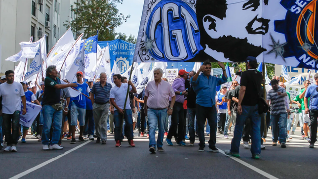 Encuesta: el 60% considera que los sindicatos fuertes son indispensables para el avance de Argentina.