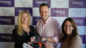 Encuesta: Adorni se posiciona primero en intención de voto y deja atrás a Santoro