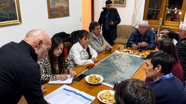 La última muestra del acercamiento durante un encuentro en el Centro Cívico de Bariloche.