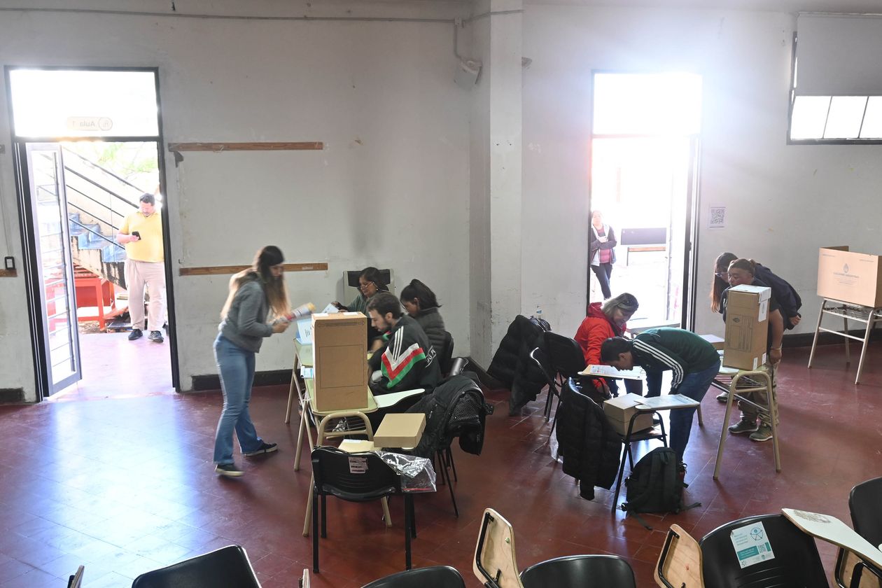 Las mesas electorales se abrieron a las 8 y se cerrarán a las 18 para contar los votos.