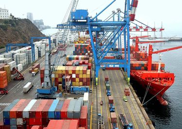 El Gobierno prorroga hasta 2027 las concesiones del puerto de Buenos Aires