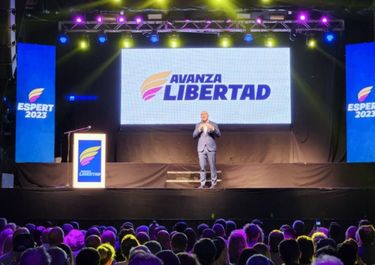 Espert mata Milei: impuestos cero y “cárcel o bala”, rugió el economista ultra
