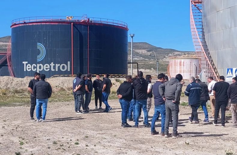 La industria hidrocarburífera de Chubut se reacomoda tras la salida de YPF y Tecpetrol.