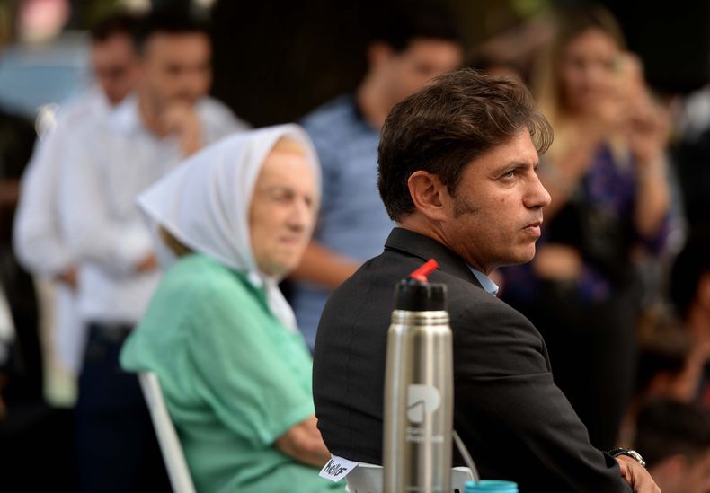 Axel Kicillof Herenia Sanchez Viamonte nano cara-0016.JPG