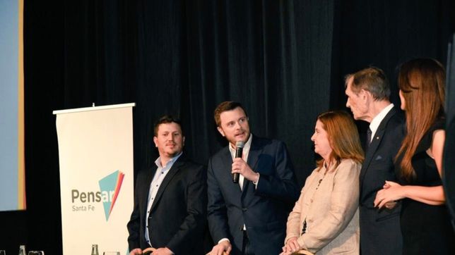 cambiemos se partio en cuatro en rosario: ¿cual es el oficial y cual el blue?